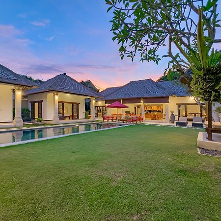 Villa Bugis Drupadi Seminyak Exterior foto