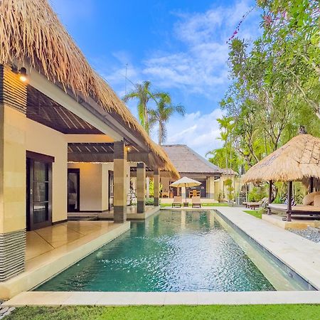 Villa Bugis Drupadi Seminyak Exterior foto